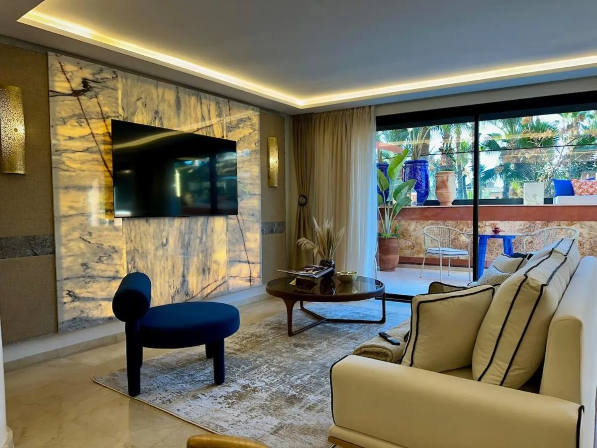 Image 4 of Yves Saint Laurent Jacuzzi Elegance