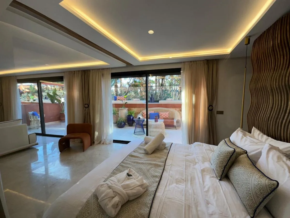 Image 1 of Yves Saint Laurent Jacuzzi Elegance