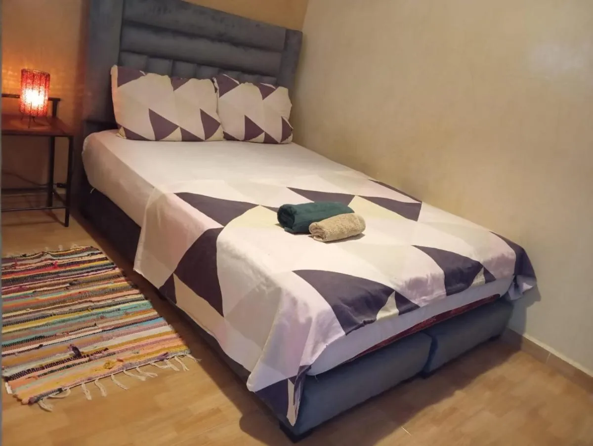 Image 1 of appartement 6 min centre terrasse