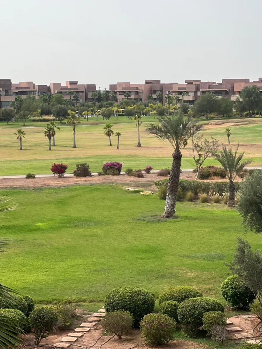 Image 2 of magnifique appartement avec piscine endroit calme