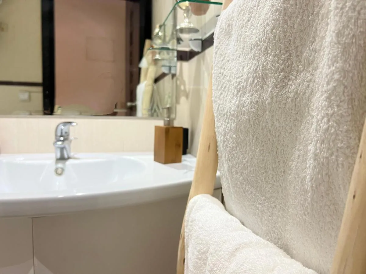 Image 2 of perle studio familial