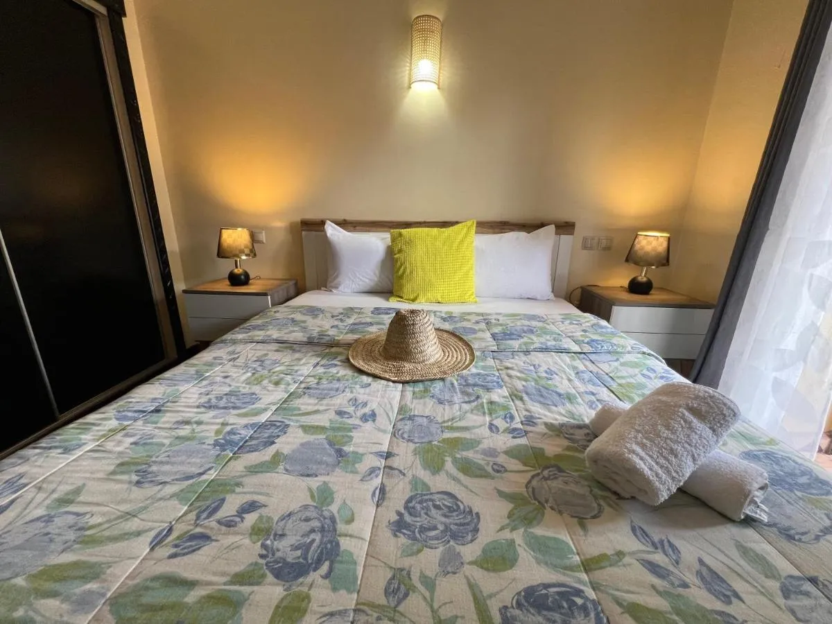 Image 1 of perle studio familial